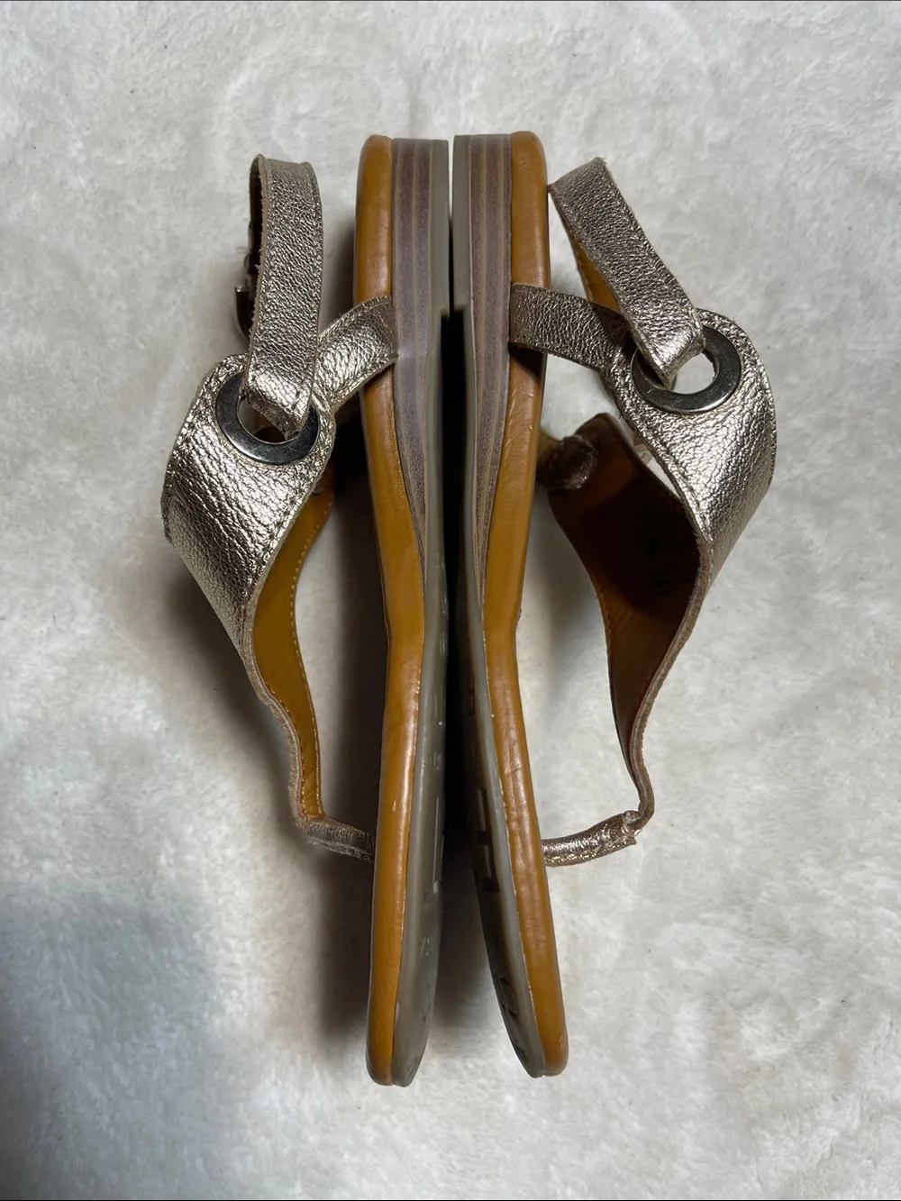 Franco Sarto Kids Metallic Gold T-Strap Sandals with Brown Footbed Size 4